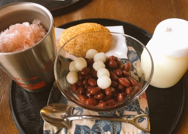 전통 일본 빙수 디저트 '젠자이카키고리'