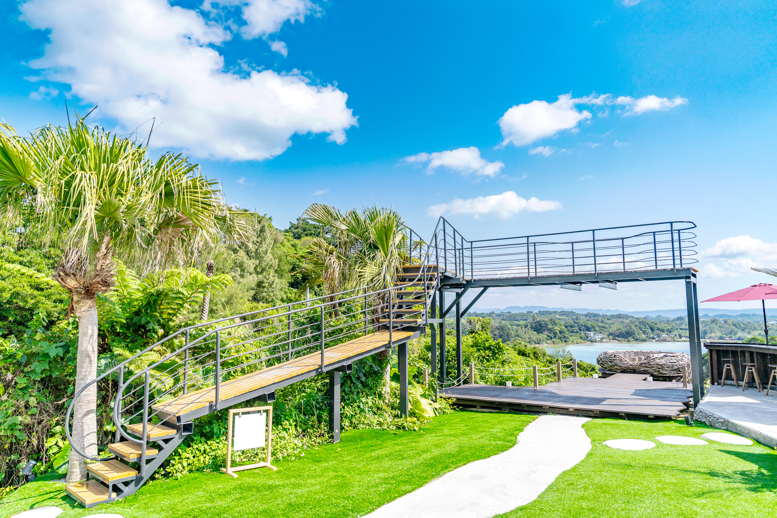 오키나와 맛집인 CASASOL 위에 올라갈 수 있다