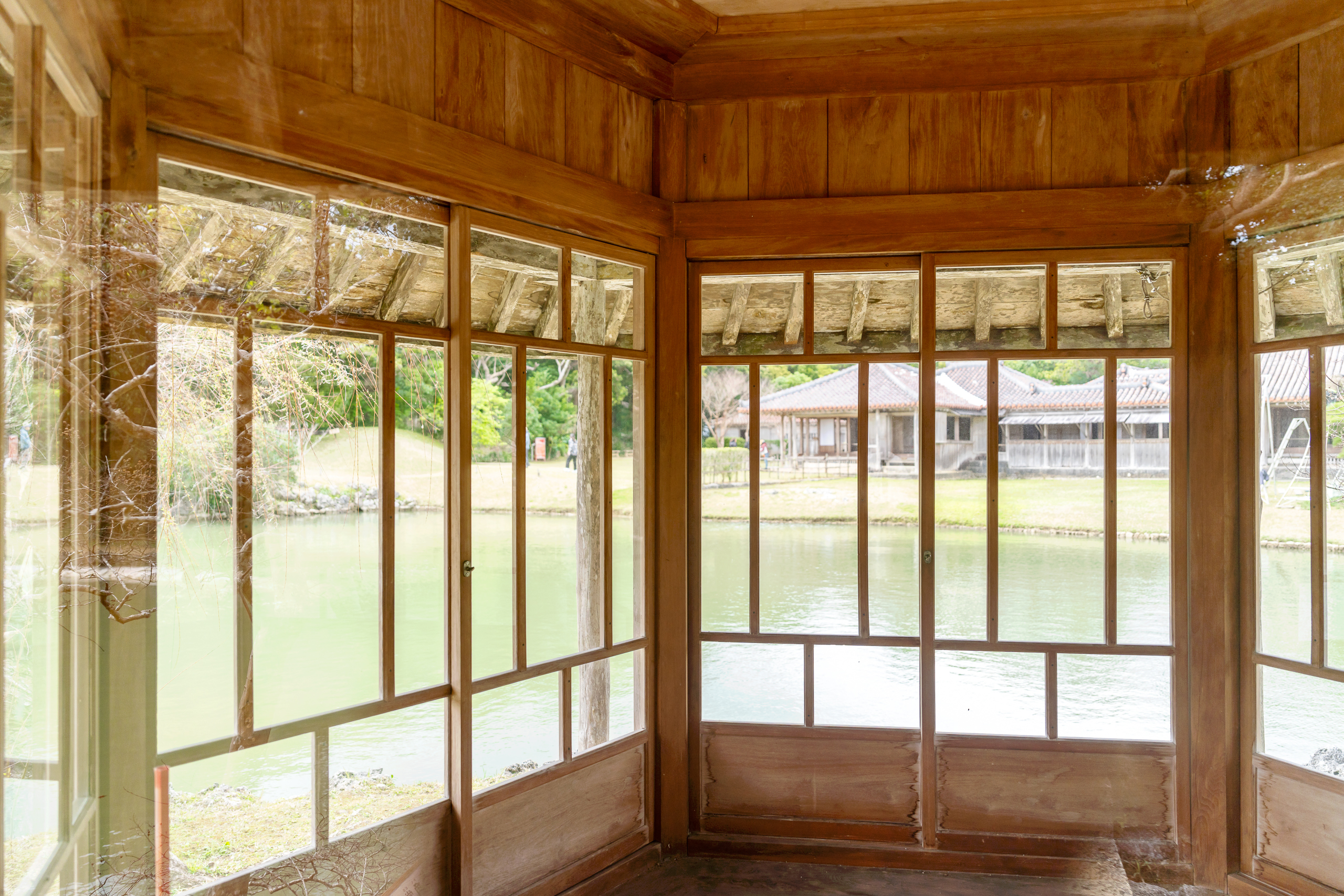 오키나와 자유여행 시키나엔 육각정 내부