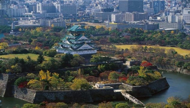 오사카성과 오사카성 공원 — 도요토미 히데요시의 역사 명소, 8층 천수각